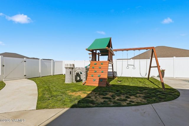 7307 Whitman Ave, Yakima, WA 98903