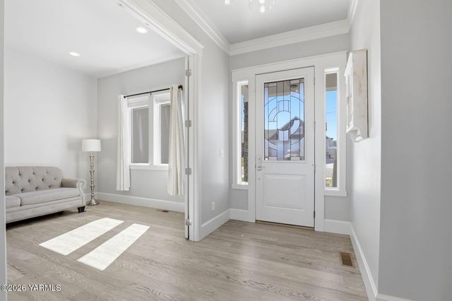 7307 Whitman Ave, Yakima, WA 98903