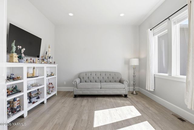 7307 Whitman Ave, Yakima, WA 98903