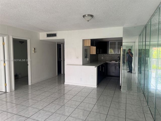 6101 N Falls Cir Drive 409, Lauderhill, FL 33319