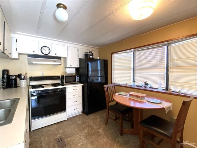 4825 Carnation Avenue, Mcallen, TX 78501