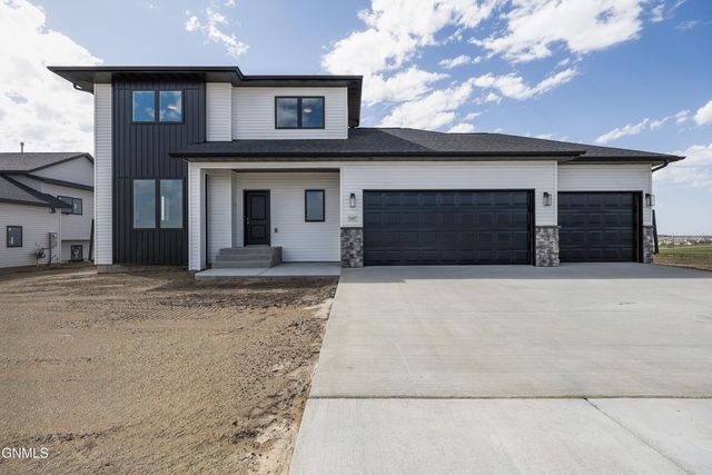 5327 Welder Avenue, Bismarck, ND 58503 property photo