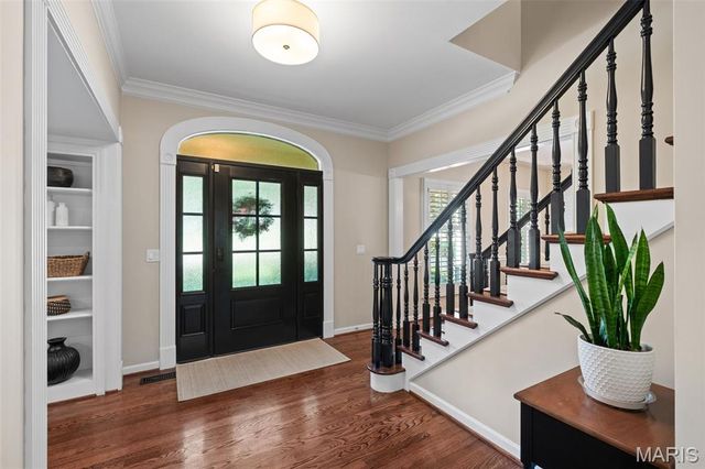 608 Westledge Court, Des Peres, MO 63131