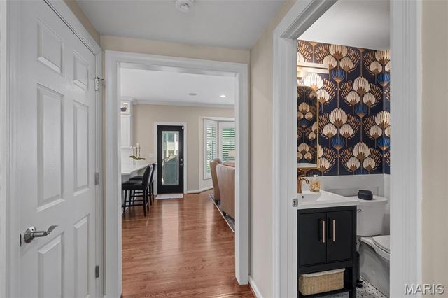608 Westledge Court, Des Peres, MO 63131