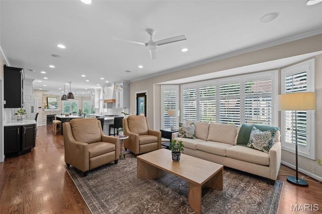 608 Westledge Court, Des Peres, MO 63131