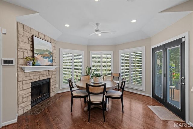 608 Westledge Court, Des Peres, MO 63131
