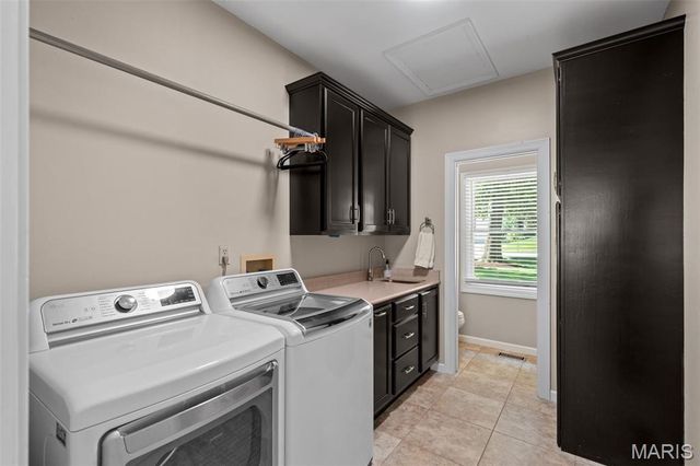 608 Westledge Court, Des Peres, MO 63131