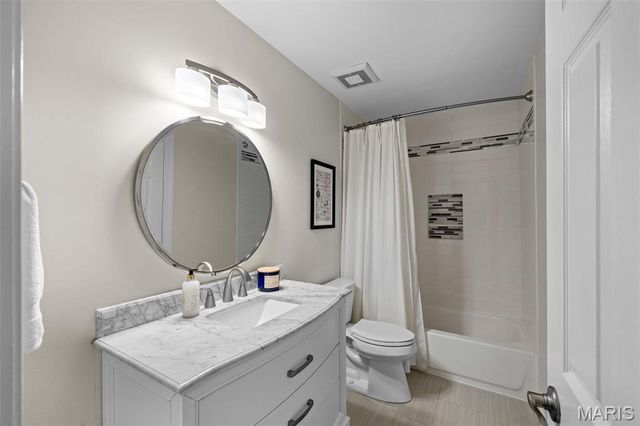 608 Westledge Court, Des Peres, MO 63131