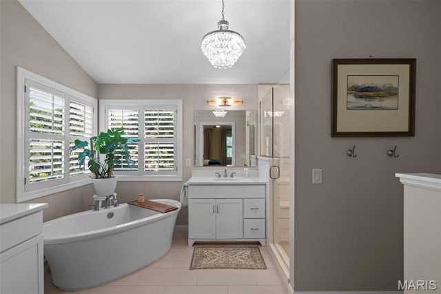 608 Westledge Court, Des Peres, MO 63131