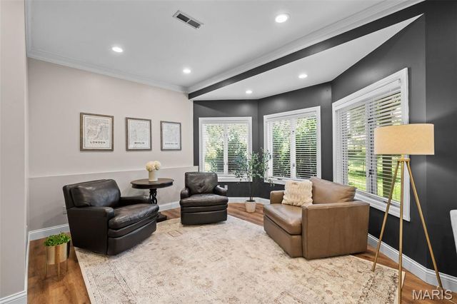 608 Westledge Court, Des Peres, MO 63131