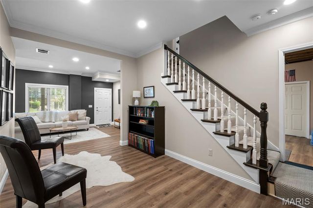 608 Westledge Court, Des Peres, MO 63131