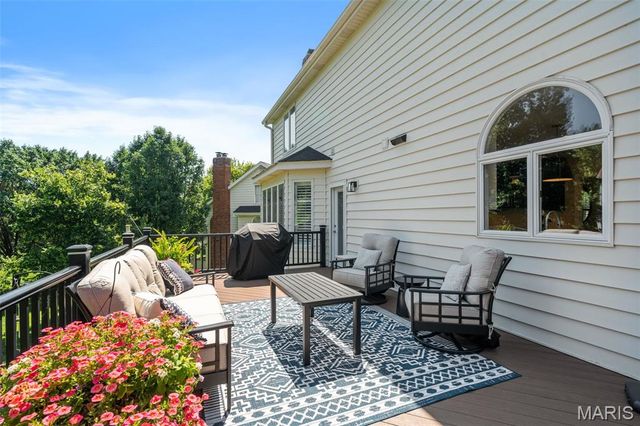 608 Westledge Court, Des Peres, MO 63131