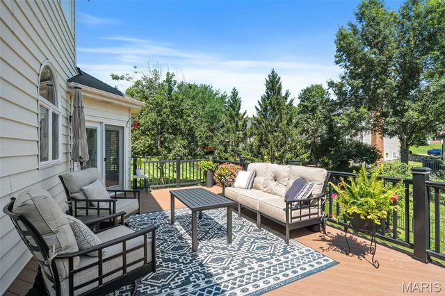 608 Westledge Court, Des Peres, MO 63131