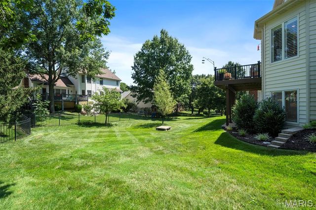 608 Westledge Court, Des Peres, MO 63131
