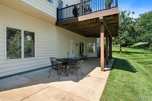 608 Westledge Court, Des Peres, MO 63131