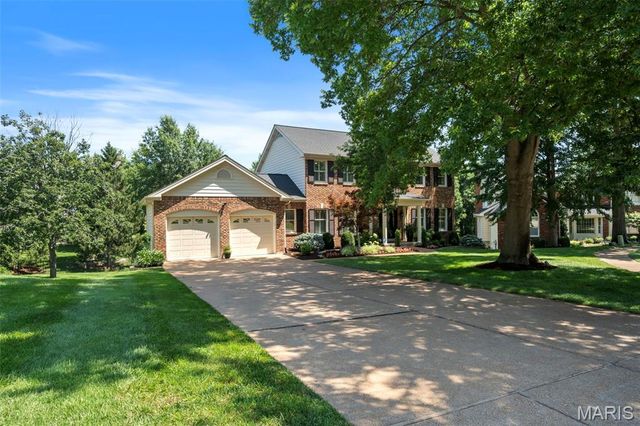 608 Westledge Court, Des Peres, MO 63131