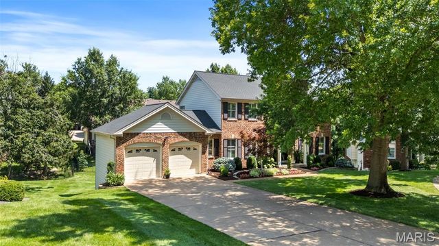 608 Westledge Court, Des Peres, MO 63131