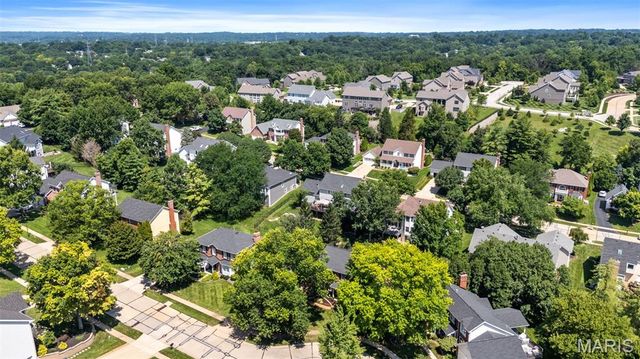 608 Westledge Court, Des Peres, MO 63131