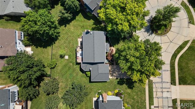 608 Westledge Court, Des Peres, MO 63131