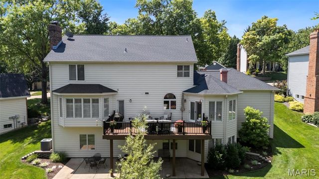 608 Westledge Court, Des Peres, MO 63131