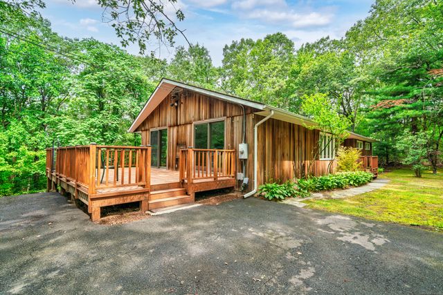 1037 Bartholomew Road, Middletown, CT 06457
