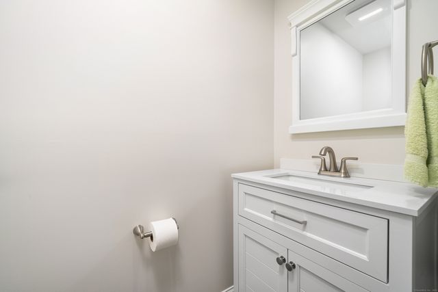 1037 Bartholomew Road, Middletown, CT 06457