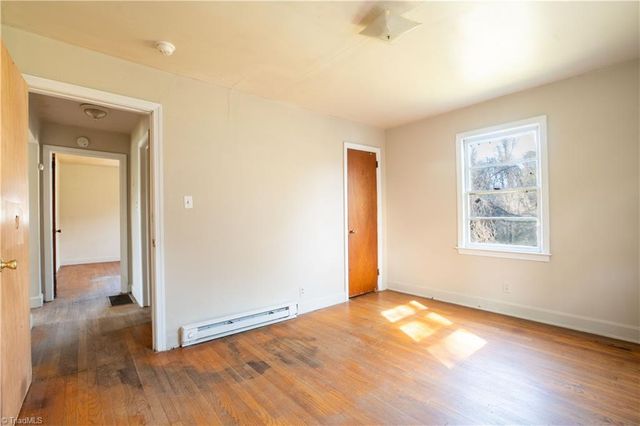 1447 Bretton Street, Winston-salem, NC 27107