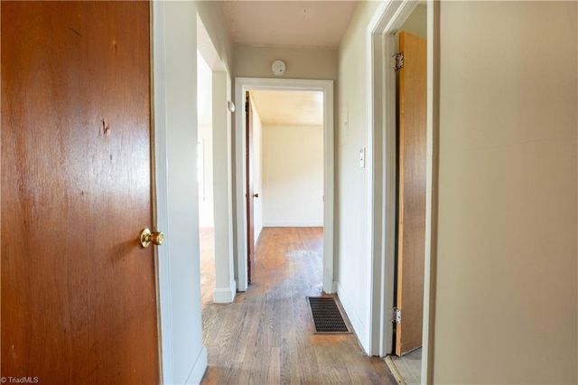 1447 Bretton Street, Winston-salem, NC 27107