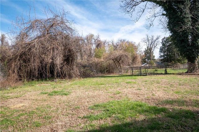 1447 Bretton Street, Winston-salem, NC 27107