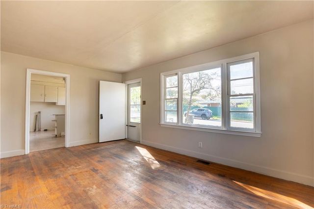 1447 Bretton Street, Winston-salem, NC 27107