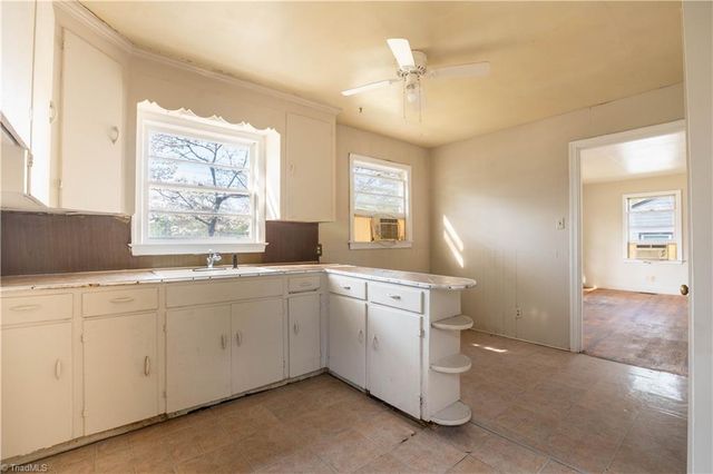 1447 Bretton Street, Winston-salem, NC 27107