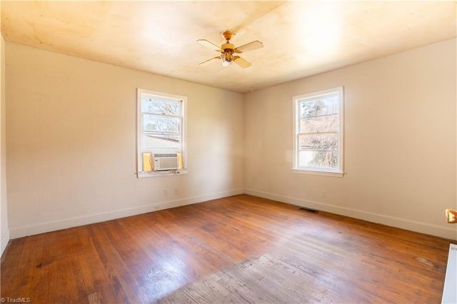 1447 Bretton Street, Winston-salem, NC 27107