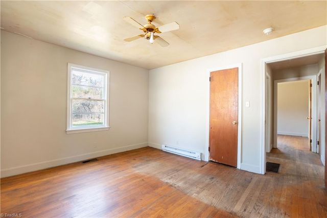 1447 Bretton Street, Winston-salem, NC 27107