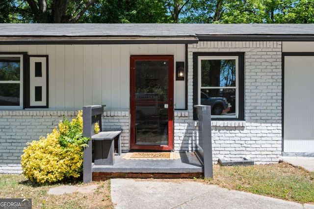 100 Pine Circle, Jonesboro, GA 30236