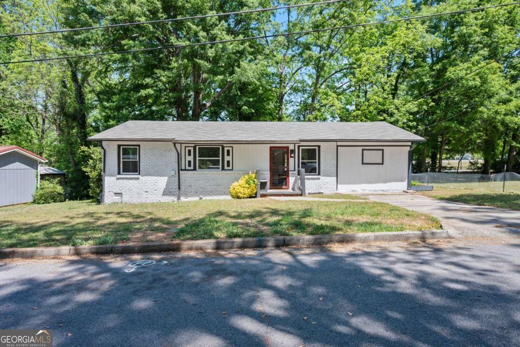 100 Pine Circle, Jonesboro, GA 30236
