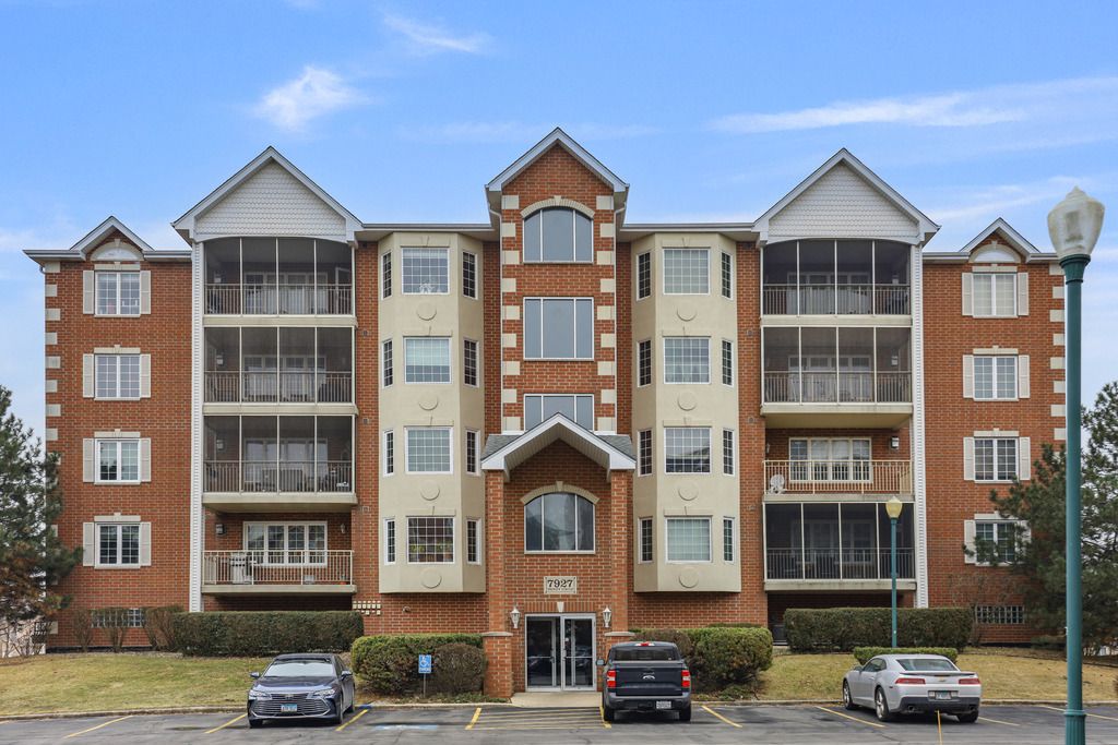 7927 Trinity Circle 3NW, Tinley Park, IL 60487