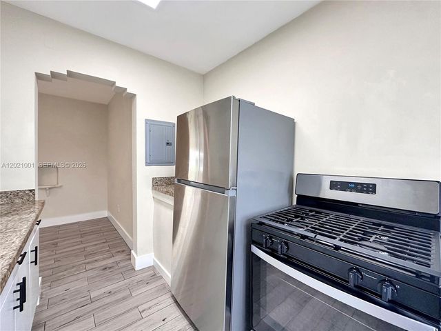 965 Bay Dr 2, Miami Beach, FL 33141