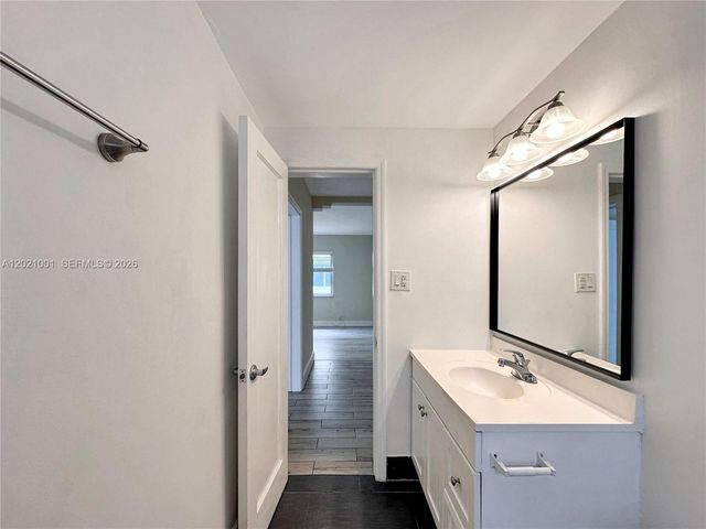 965 Bay Dr 2, Miami Beach, FL 33141
