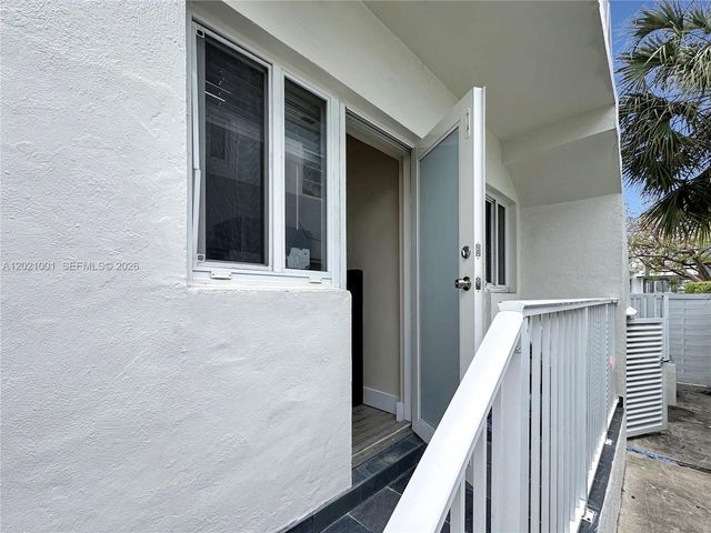 965 Bay Dr 2, Miami Beach, FL 33141