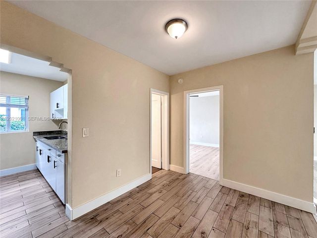 965 Bay Dr 2, Miami Beach, FL 33141