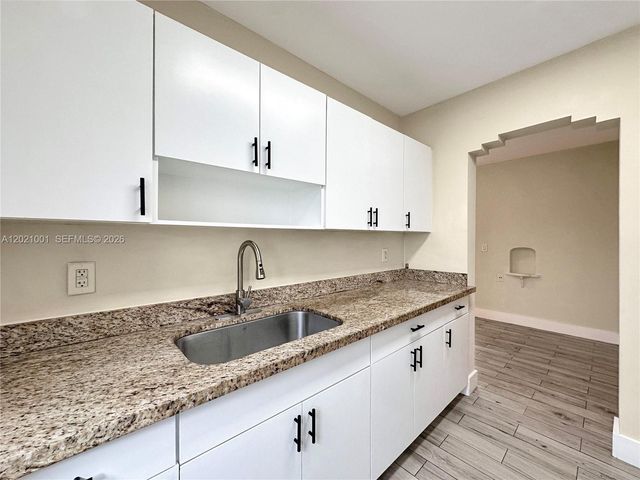 965 Bay Dr 2, Miami Beach, FL 33141