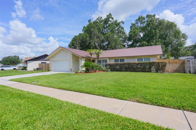 1304 SANDALWOOD DRIVE, Plant City, FL 33563