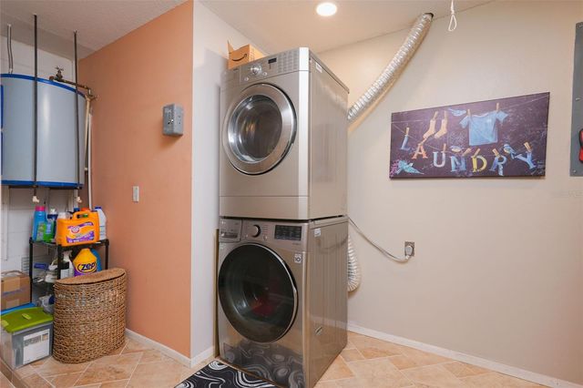 1304 SANDALWOOD DRIVE, Plant City, FL 33563