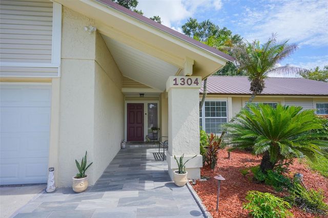 1304 SANDALWOOD DRIVE, Plant City, FL 33563