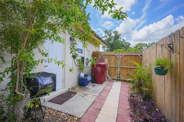 1304 SANDALWOOD DRIVE, Plant City, FL 33563