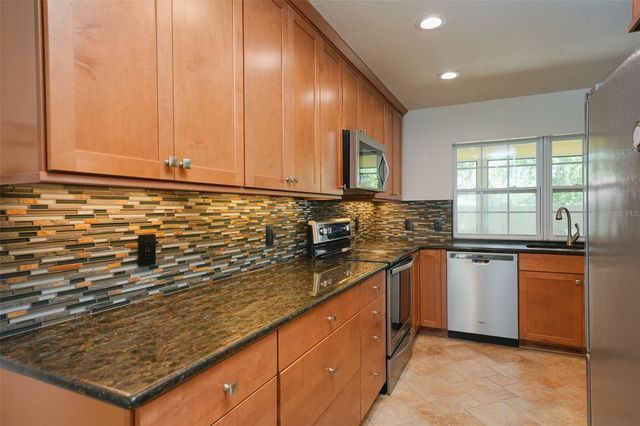 1304 SANDALWOOD DRIVE, Plant City, FL 33563