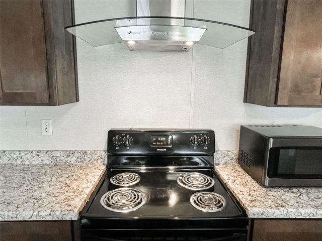 157 S Redbird Lane, Eufaula, OK 74432
