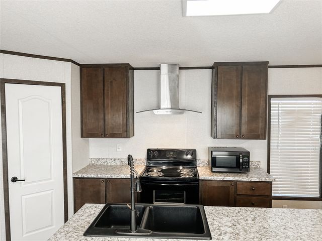 157 S Redbird Lane, Eufaula, OK 74432