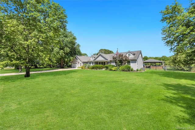 158 South Street, Manorville, NY 11949