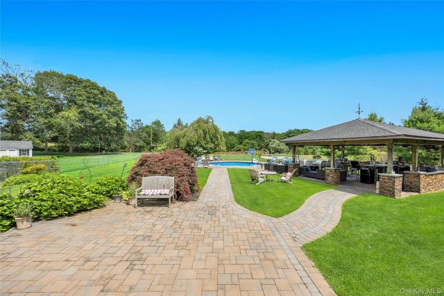 158 South Street, Manorville, NY 11949